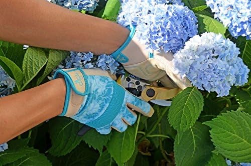 Touchscreen-Compatible Garden Gloves
